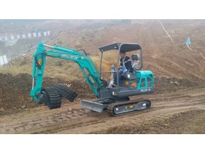 德力小型挖掘機水庫工程