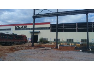 挖掘機(jī)再發(fā)一車 新廠房建設(shè)順利