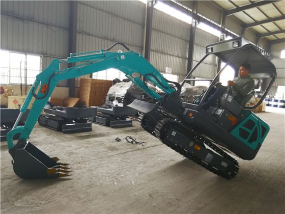 德力22-9小型挖掘機(jī)，渠道施工好選擇