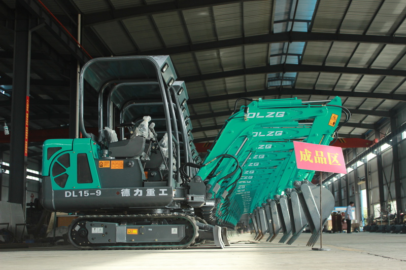 小型挖掘機(jī)