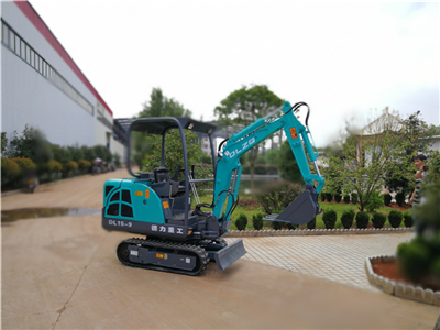 如何理解小型挖掘機